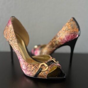 Carlos Santana pink and gold heels size 8.